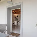 - Sotto La Loggia -